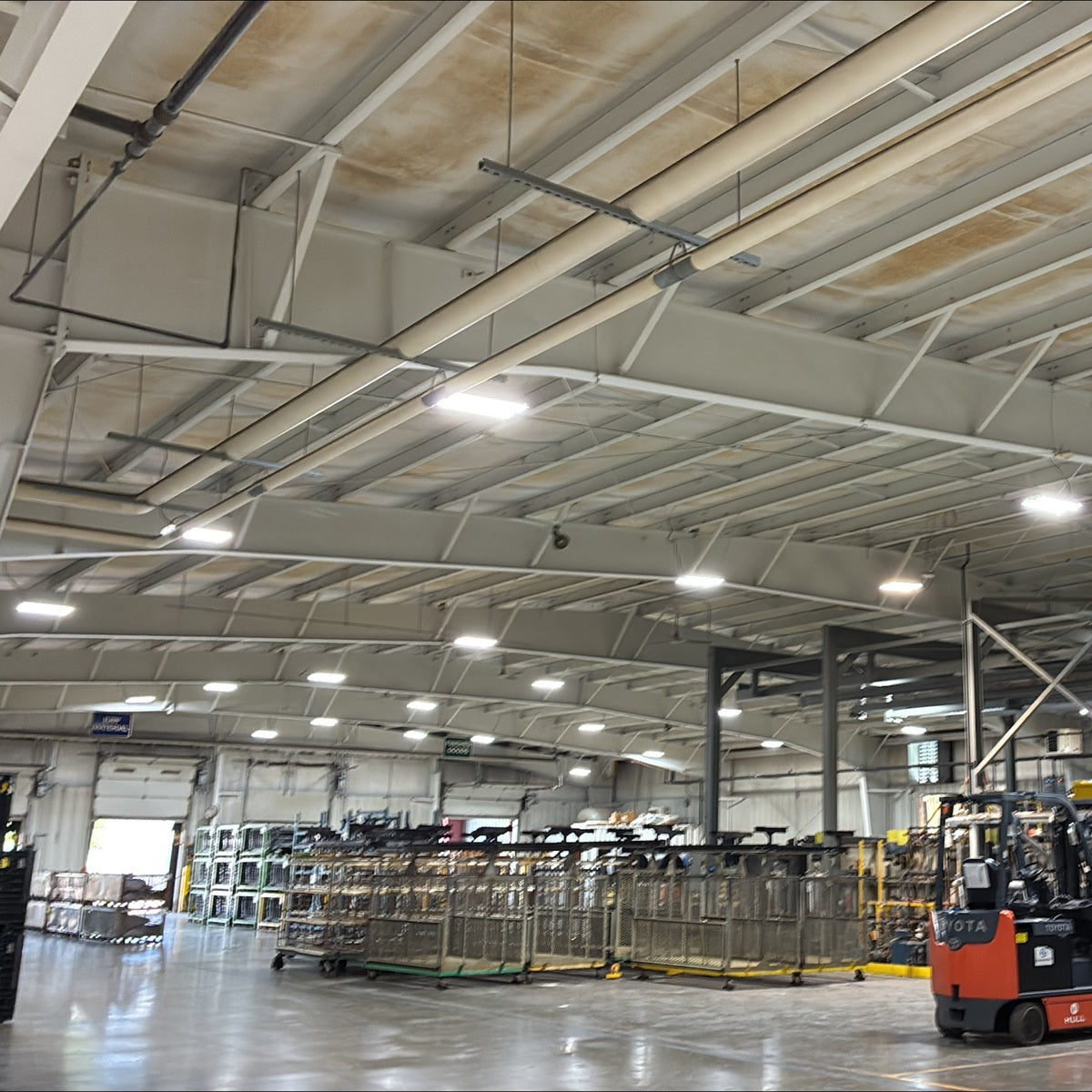 200W Selectable Linear LED High Bay, Swappable Optics, Ceilings 20 to 30 ft
