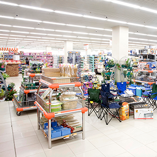 Energy-Efficient Lighting for Retail: Enhancing Store Displays with 4ft LED Tube Lights
